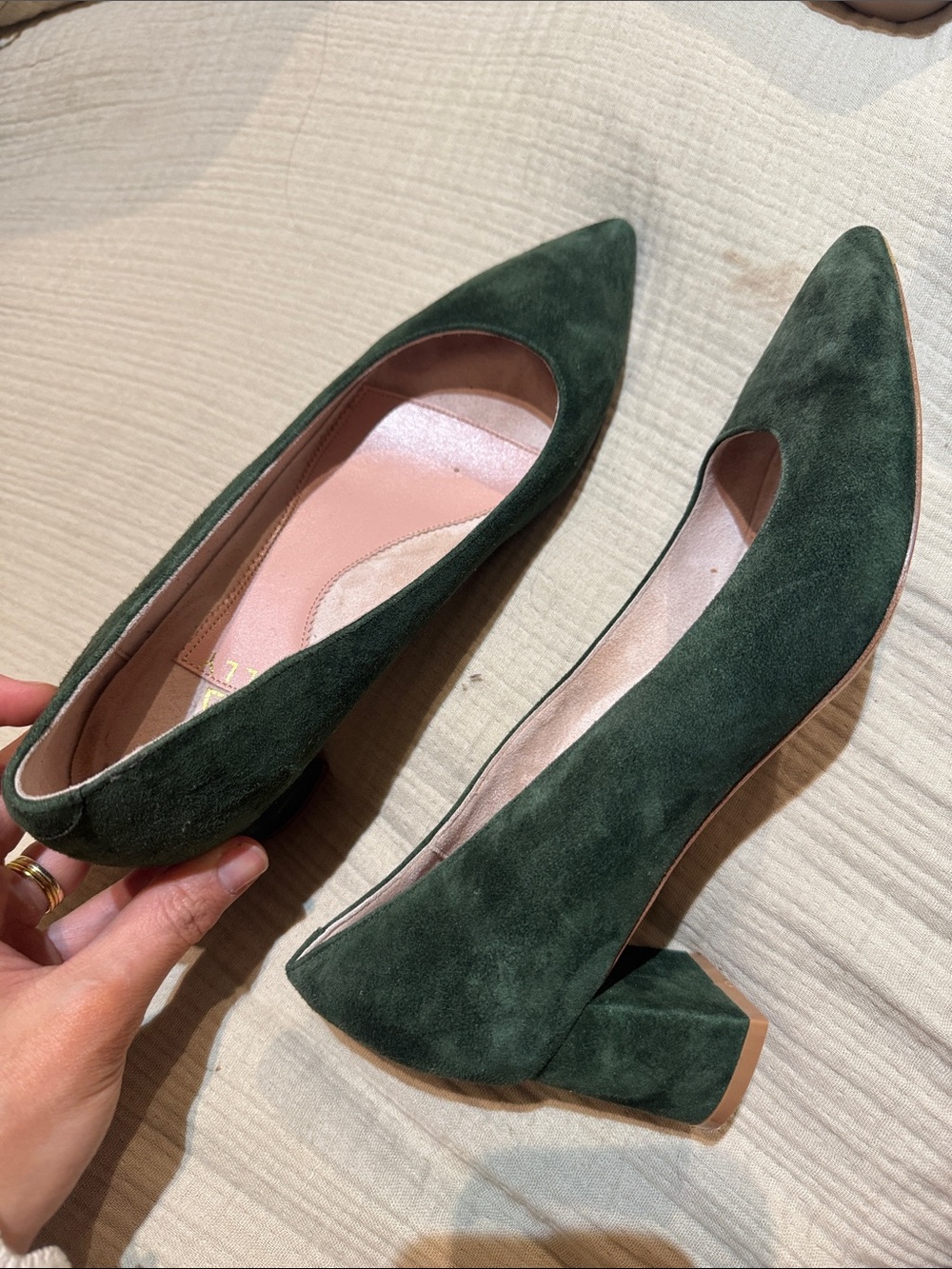 ALLY pumps in suede Pointed Toe Block Heel in Forest Green